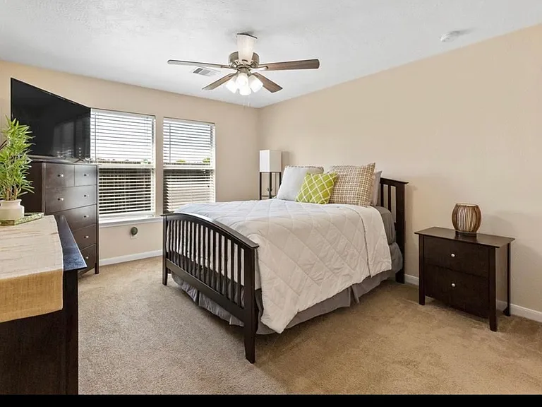 16535 Burnell Oaks Ln — Photo 12
