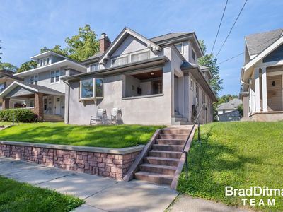 423 Rosewood Ave SE, East Grand Rapids, MI, 49506