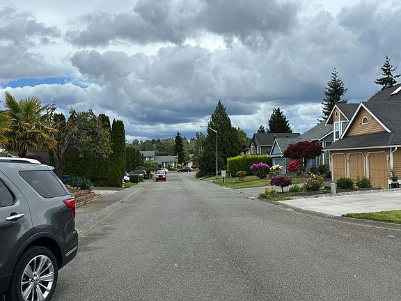 4th image of 1301 S 239th Pl