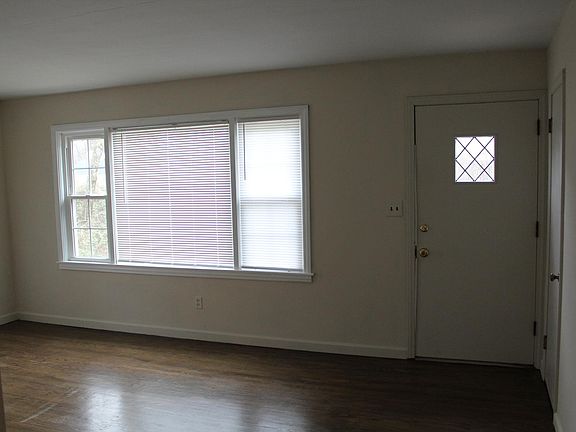 2nd image of 2715 Lakeside Dr