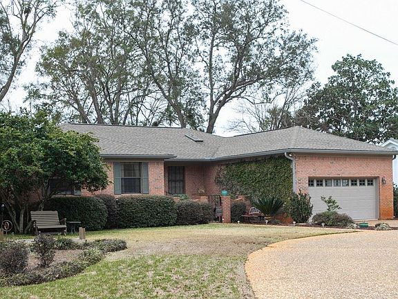 3rd image of 8749 Meadowbrook Dr