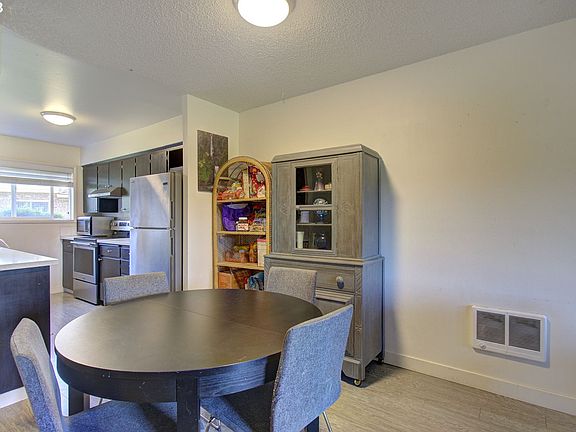 5th image of 2062 NE Hogan Dr
