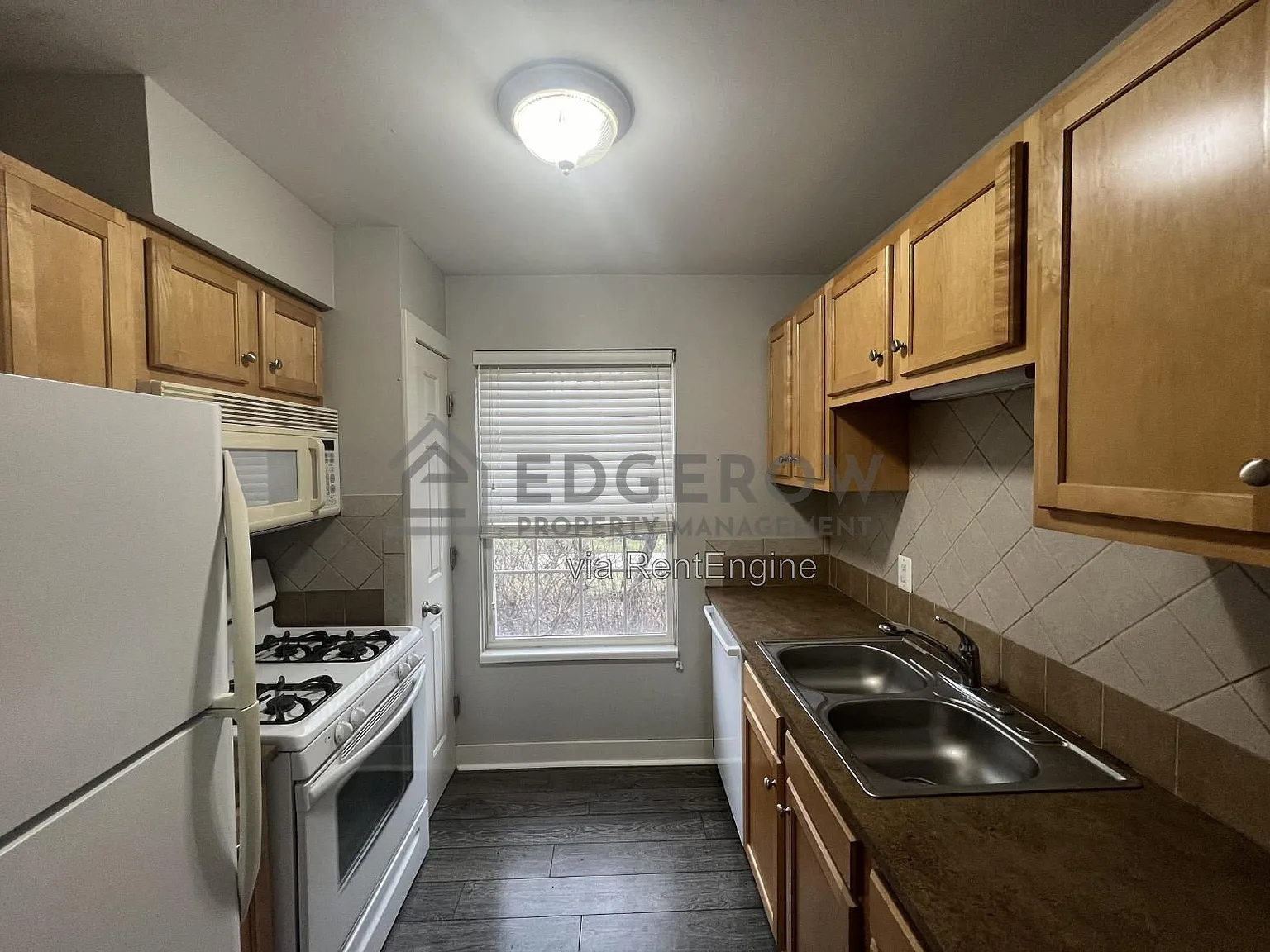 2 bed, 1.0 bath, 1096 sqft, $1,650 — Photo 3