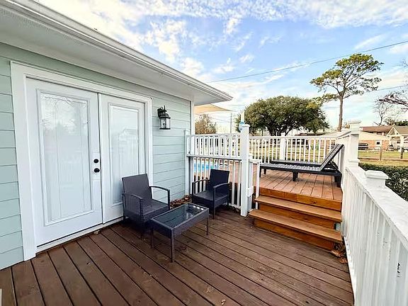 2nd image of 3618 Elysian St