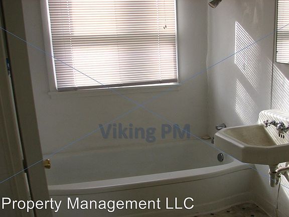 4th image of 203 SW Ewen St