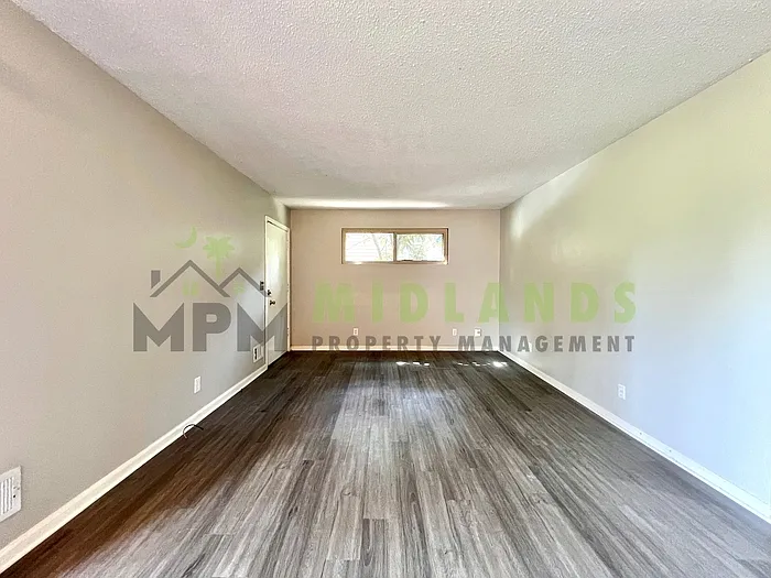 2 bed, 1.0 bath, 900 sqft, $1,600 — Photo 3