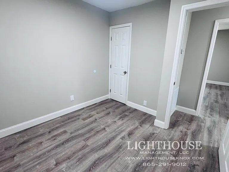 1103 Biddle St SE — Photo 3