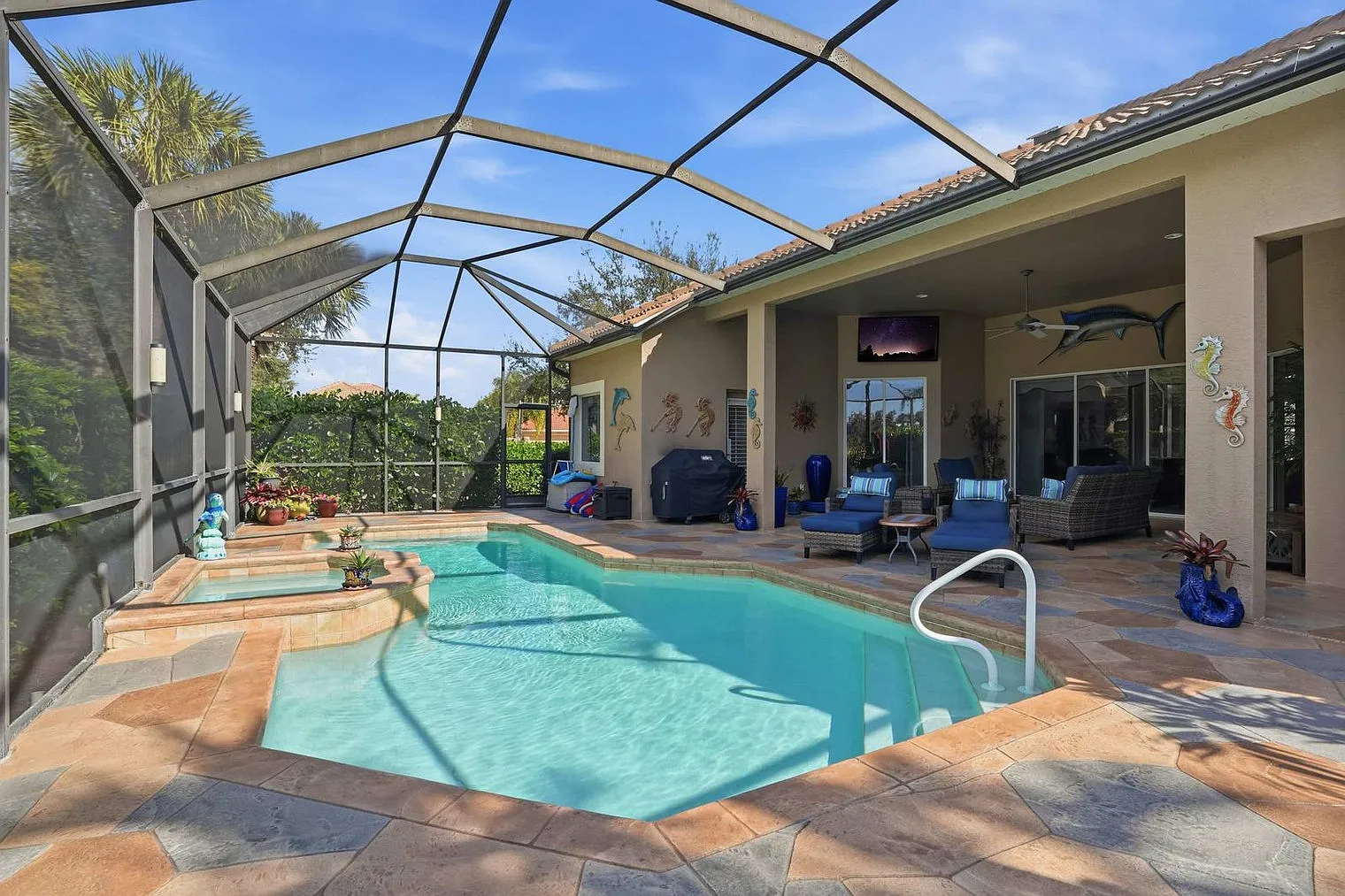 3 bed, 2.0 bath, 4004 sqft, $6,330 — Photo 4