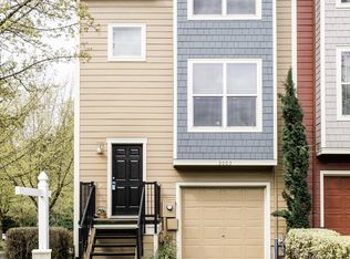 2003 NE Cadbury Ave, Hillsboro, OR 97006