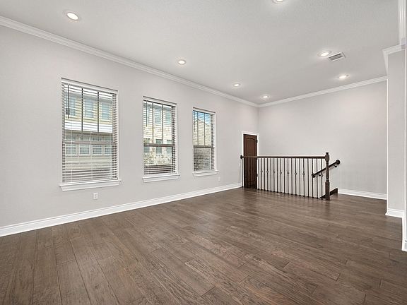 5th image of 313 Adams St