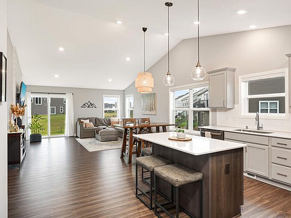 3rd image of 2027 Diamond Ln