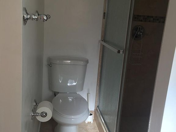 4th image of 6240 NW 40th St