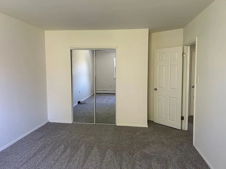 Parkside Manor Apartments — Photo 47