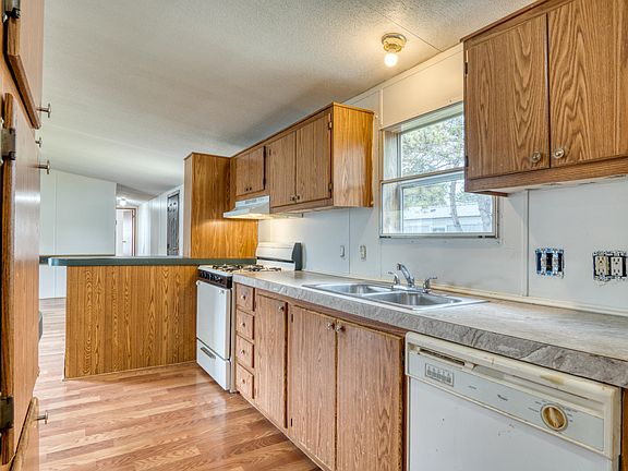 4th image of 2261 Drive In Ln #68