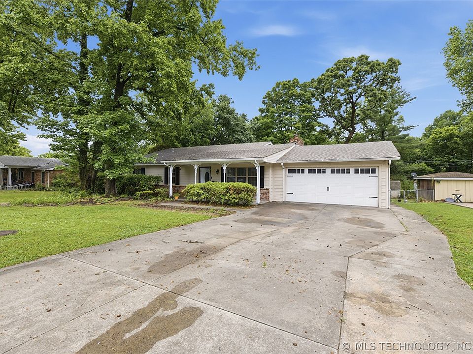 1st image of 806 Janet St