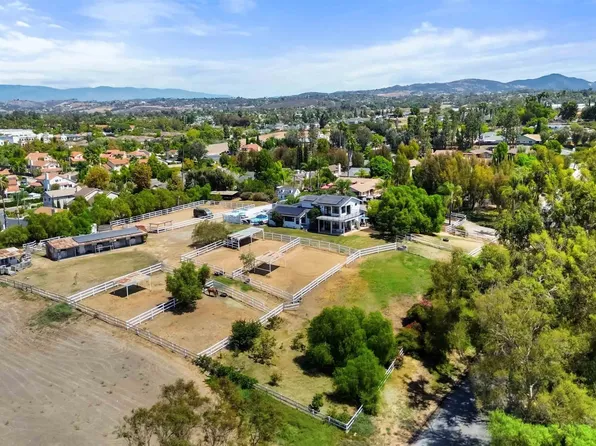 3003 Guajome Lake Rd, Oceanside, CA 92057