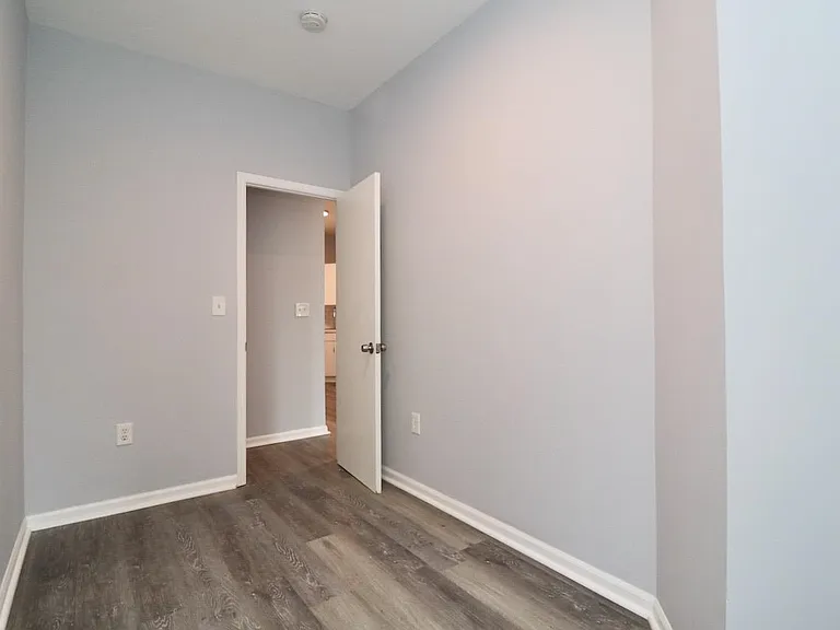 108 Adams St #4 — Photo 18