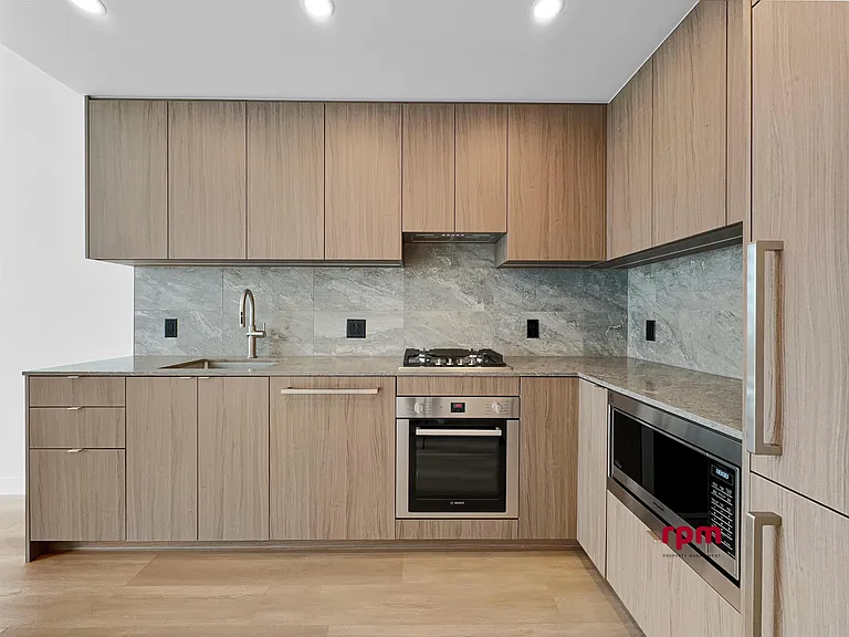 626 Claremont St #21XX — Photo 6