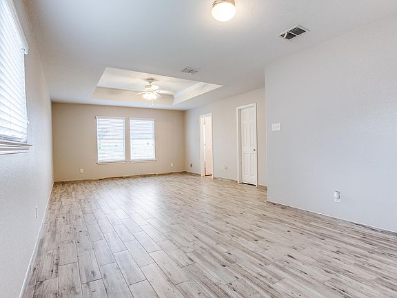 3rd image of 3511 Carruthers Oak