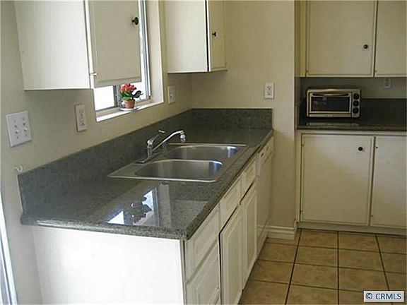 5th image of 881 W Wilson St