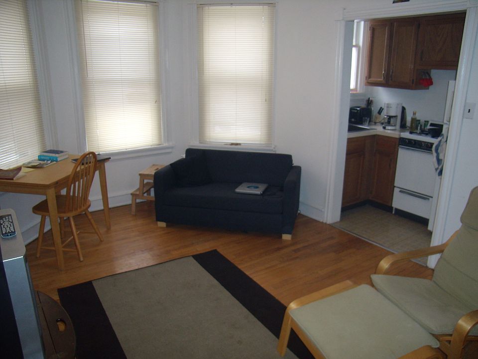 2nd image of 1517 W 14th St APT 2