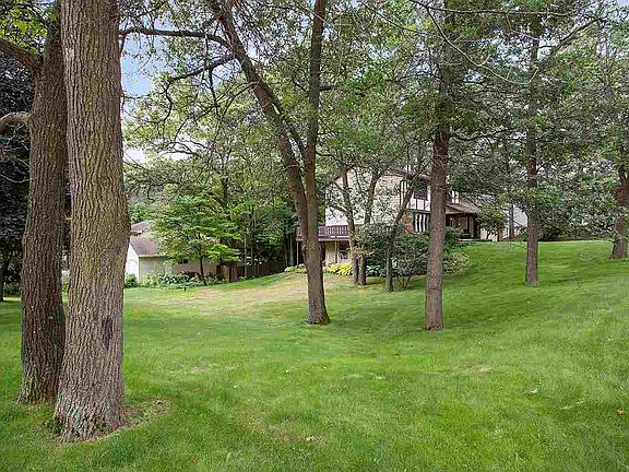 4th image of 2775 Hazelwood Ln