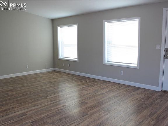 3rd image of 4885 Pipestem Ave