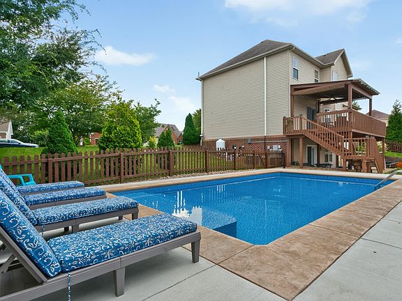 3rd image of 1029 Cedar Ridge Ln