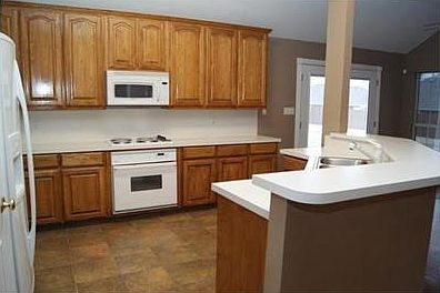 2nd image of 3302 Juniper Dr