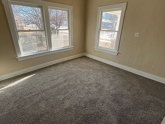 5th image of 821 W Highland Ave