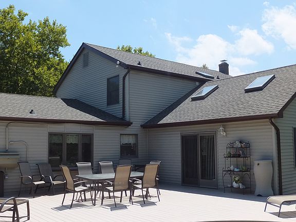 2nd image of 9 Mosshill Pl