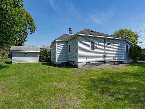 3rd image of 32 Plainfield Ave