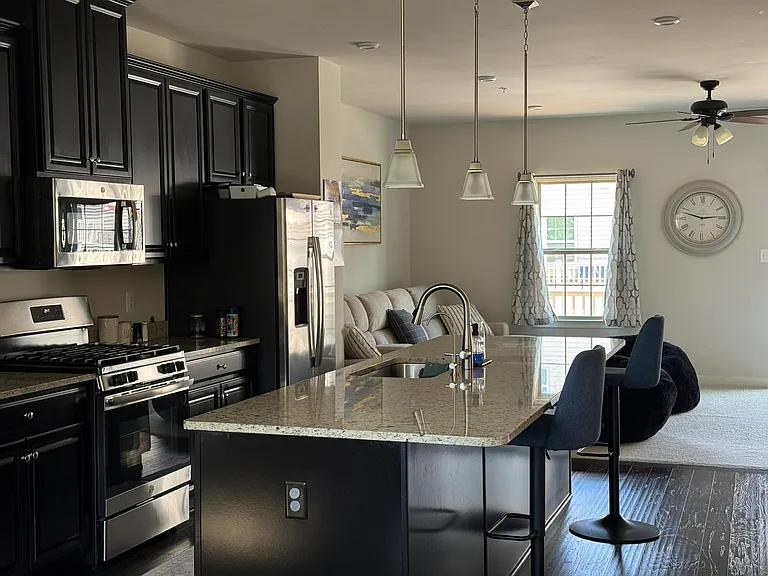 8015 Spring Arbor Dr — Photo 3