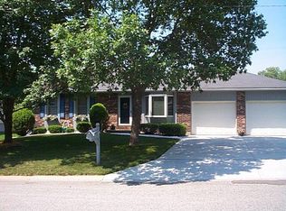 1483 Broadmoor Ln, Marshall, MO 65340