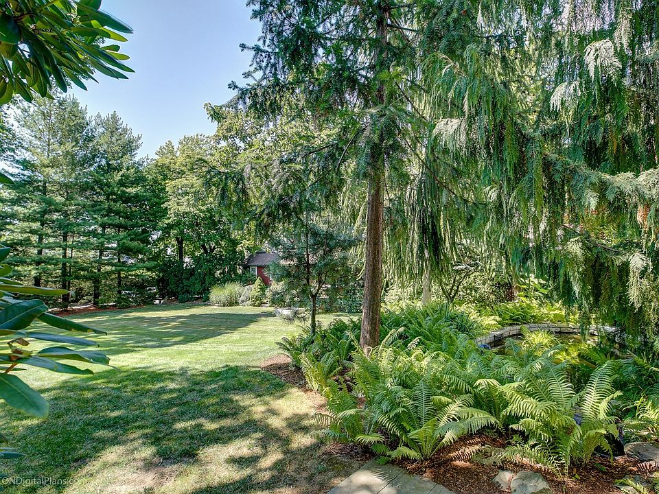Lush landscaped common grounds