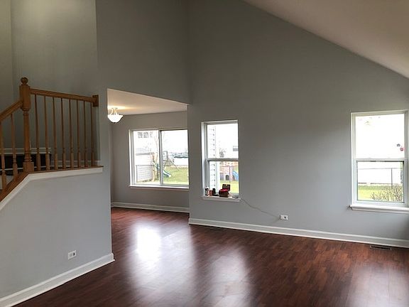 3rd image of 2572 N Lancaster Ln