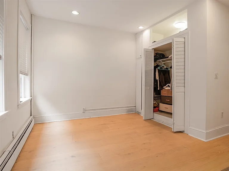 22 Irving St #2 — Photo 3
