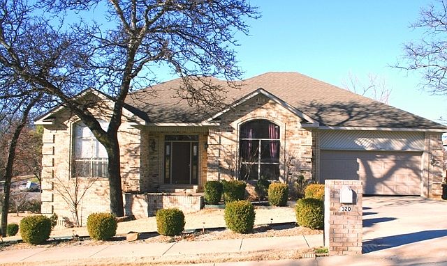 1st image of 320 Red River Dr