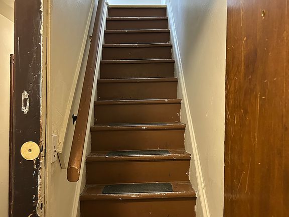 2nd image of 1228 W Turner St APT 3