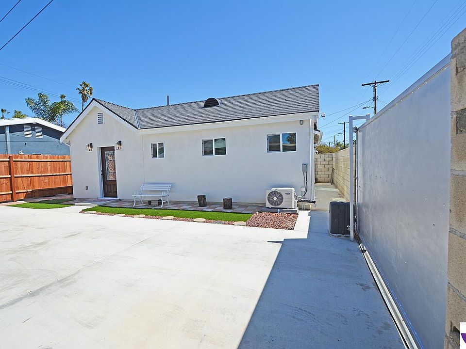 1st image of 17412 Saticoy St