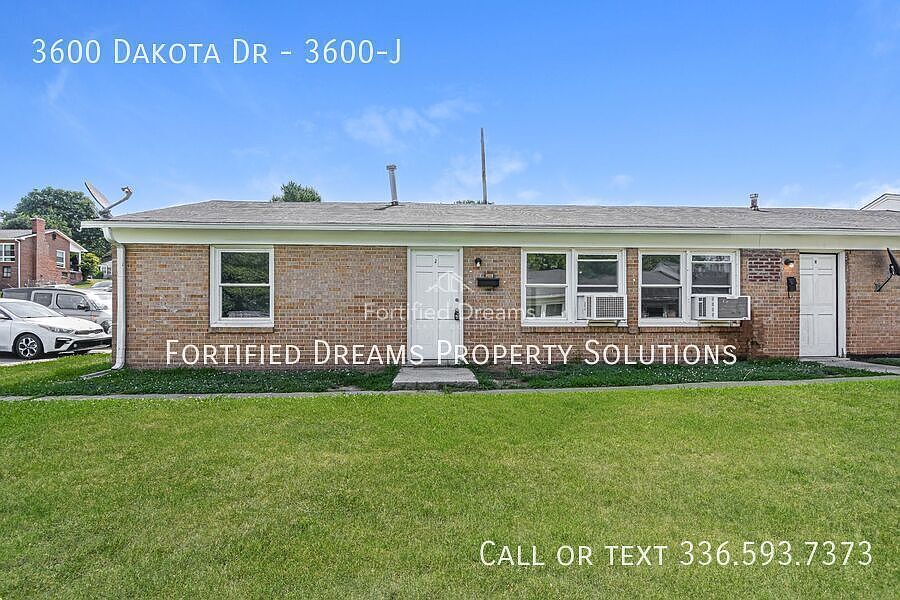 1st image of 3600 Dakota Dr #J