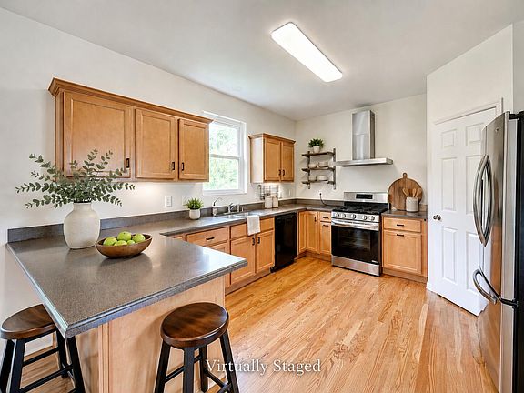 5th image of 3363 Wildrose Ln