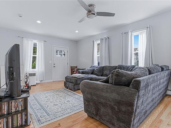 2nd image of 224 Francis Ave