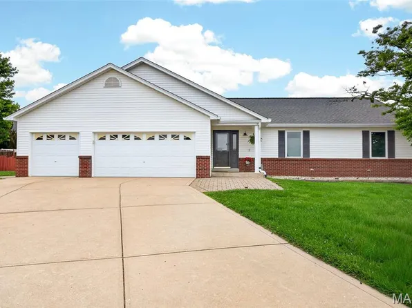 15 Covered Wagon Trail Ct, Saint Peters, MO 63376