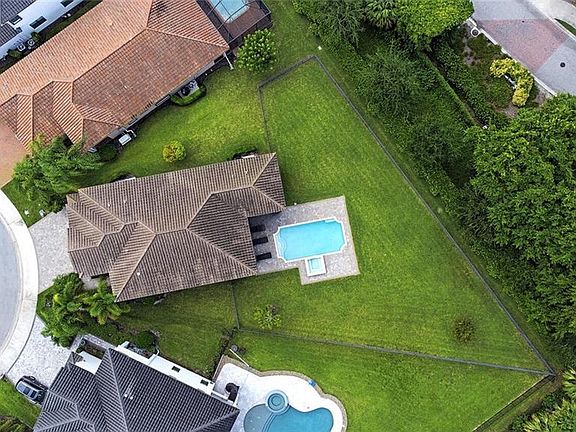 2nd image of 4582 Kensington Cir