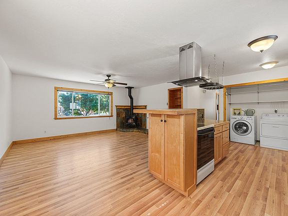 4th image of 3041 Beaverbrook Dr