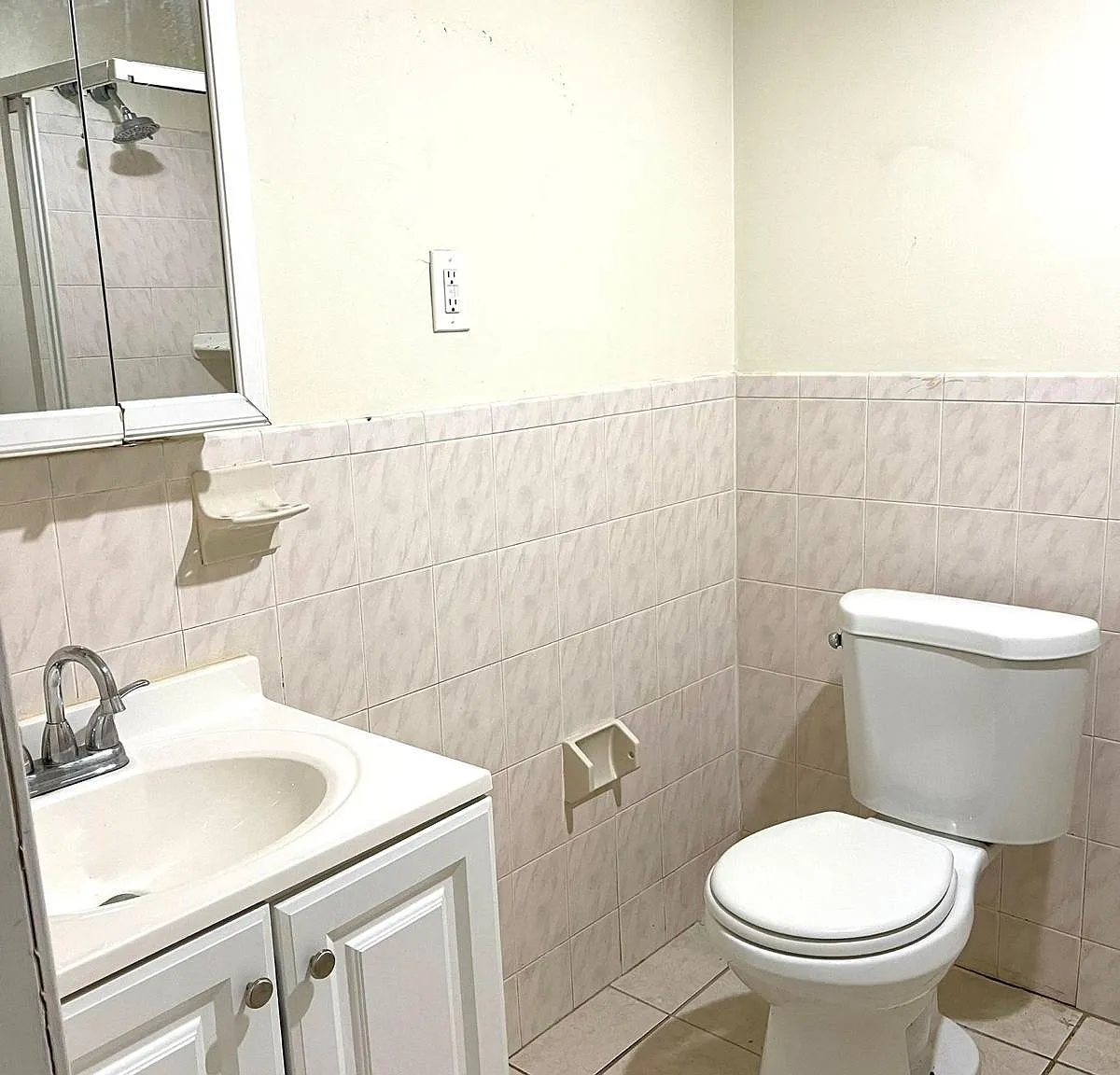 221 Geneva St — Photo 3