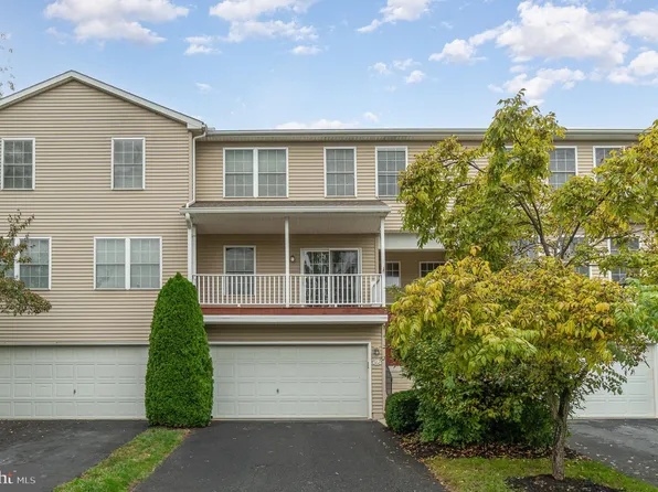 102 Woodside Ct, Annville, PA 17003