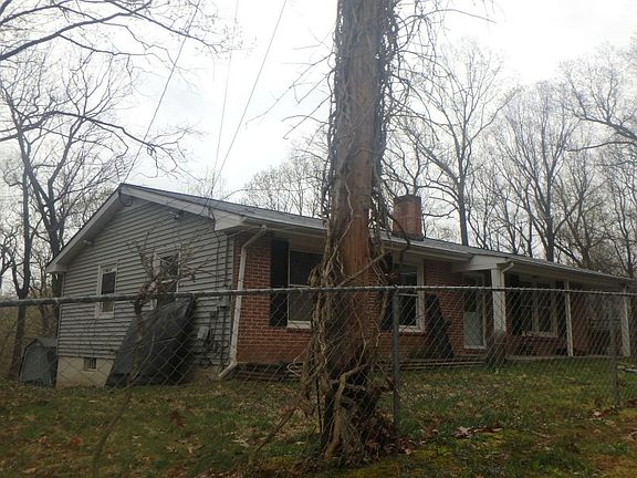 3rd image of 250 Scarlet Oak Dr