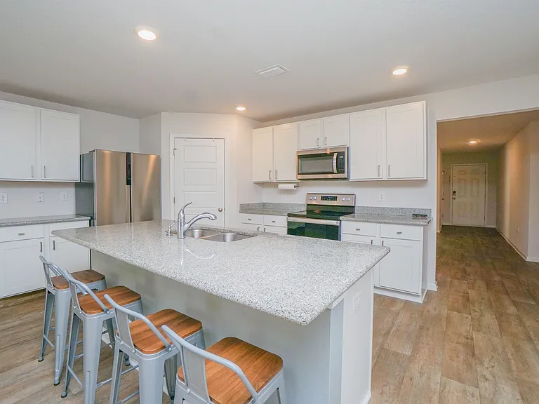2379 Kirkwood Dr — Photo 16